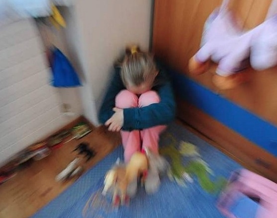 Educatore abusa della bimba, rinvio a luglio