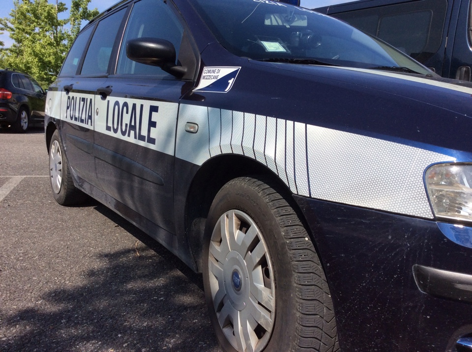 Incidente a Sona, si ribalta un furgone
