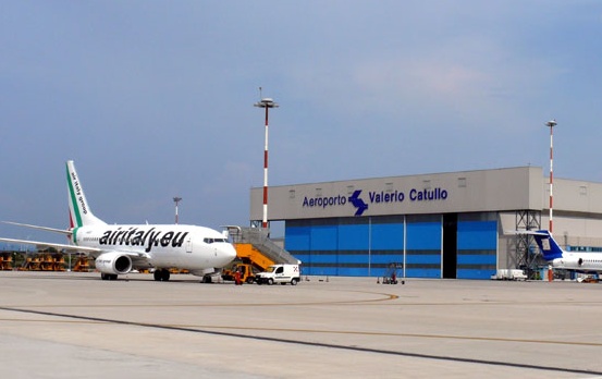 Temporale manda in tilt l’aeroporto Catullo