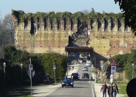 Trenino anti-sosta per Borghetto