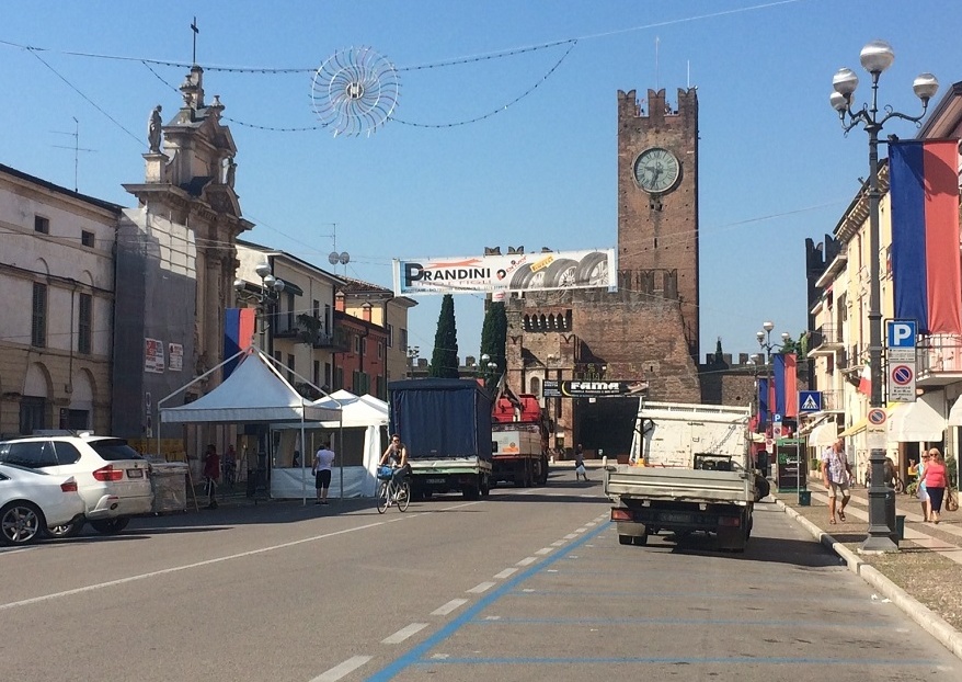Chiuso Corso Vittorio Emanuele, uomini al lavoro