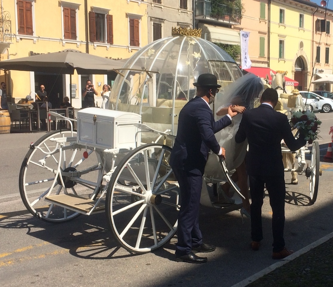 Set di Cenerentola? No, la favola diventa realtà!