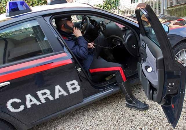Spaccio di droga, perquisizioni a tappeto
