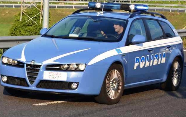 Rubano l’auto e si danno alla fuga, paura alla Bassona