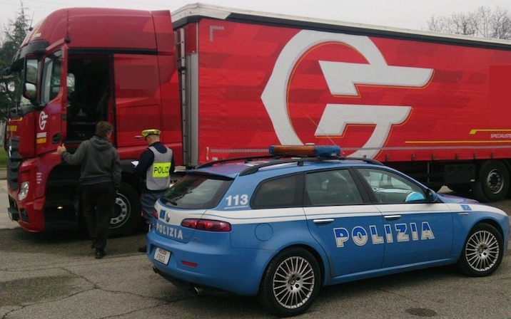 Trasporti, controlli a tappeto su camion e autobus