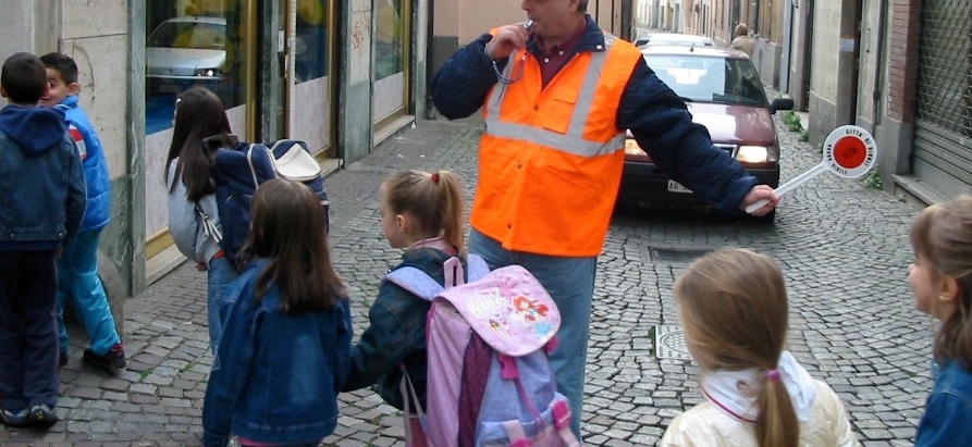 Vigilanza scolastica, il Comune cerca personale