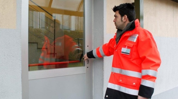 Propongono contratti, falsi tecnici minacciano esercenti