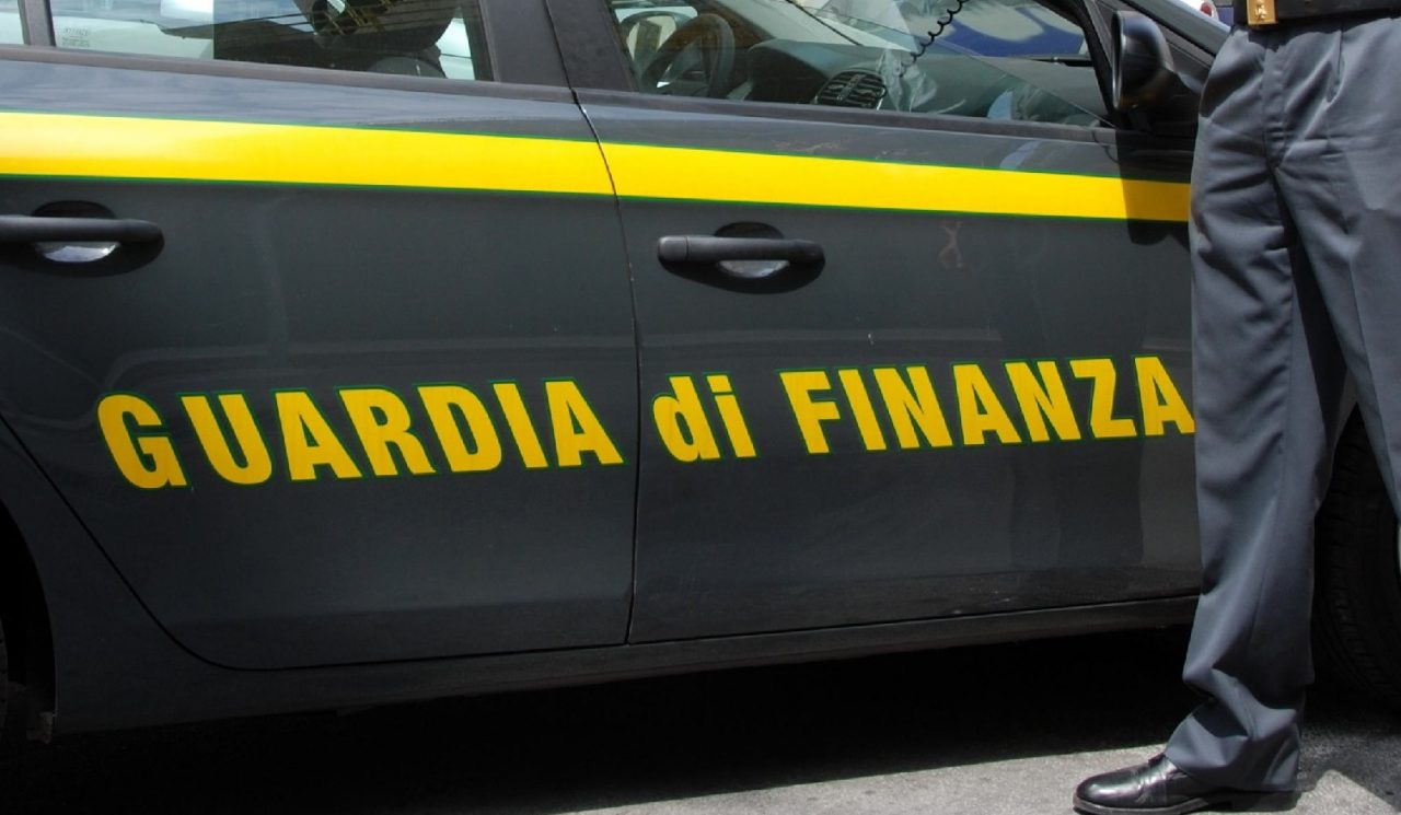 Travati con 12 chili di marijuana: arrestati due albanesi