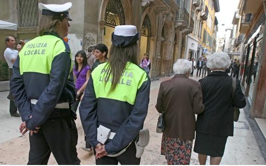 mendicanti allontanati dal centro storico