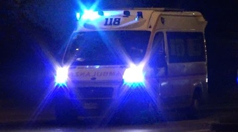 Moto contro auto, grave un 29enne