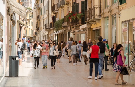 Ragazza palpeggiata in via Mazzini, arrestato un tunisino