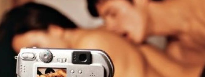 Ricatta imprenditore per foto hard, arrestato un 47enne