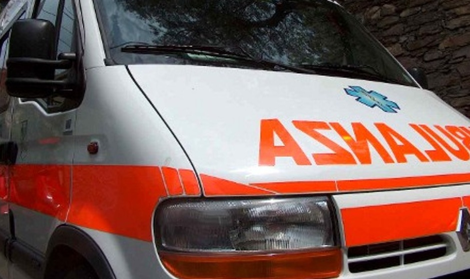 Scontro tra auto e tir, 45enne in ospedale