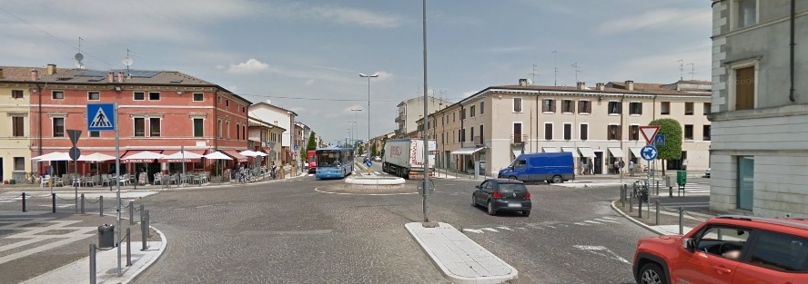 Via Messedaglia, da oggi sarà a senso unico