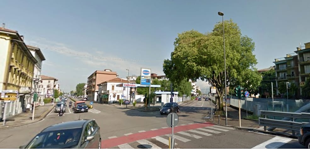 scontro fra ambulanza e automobile