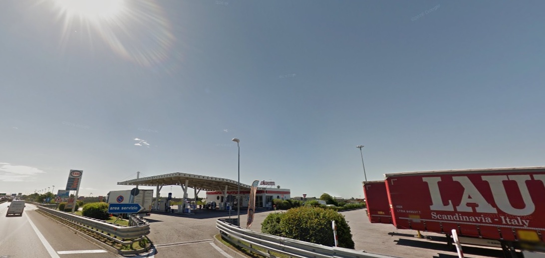 Tangenziale sud, a fuoco cinque camion