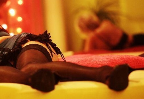 Sesso sadomaso con una vicina 15enne, geometra nei guai