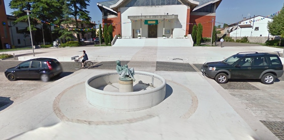 Vigasio, la fontana di piazza papa Luciani torna a funzionare