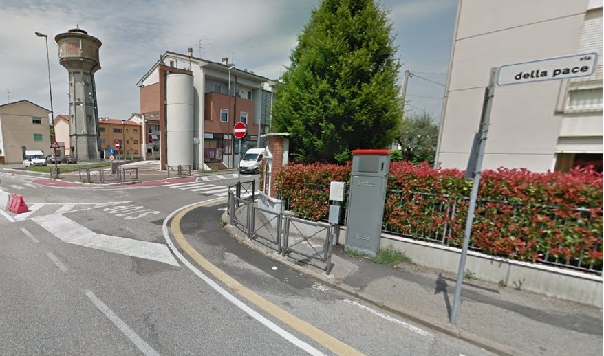 Ciclisti a rischio all’incrocio di via Pace, pronta la soluzione
