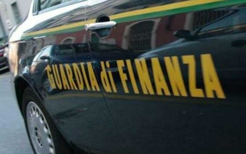 Documenti falsi per stranieri, in manette commercialista di Vigasio