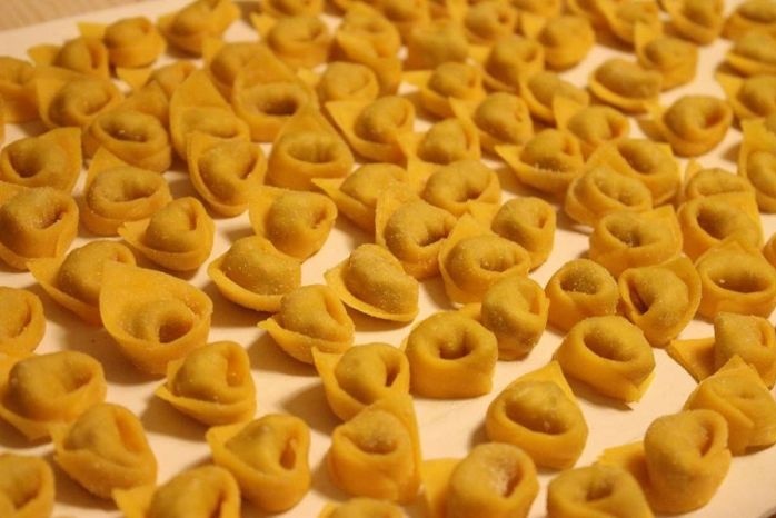 Anna ne fa 53 in un minuto, la Usain Bolt del tortellino
