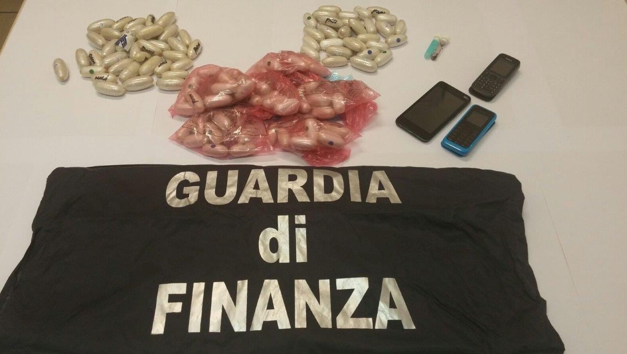 Al Catullo con 146 ovuli di eroina in pancia, condannato a 4 anni