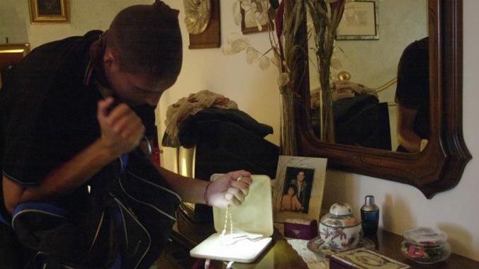 Garda, raffica di furti. Il Comune allerta i cittadini via facebook