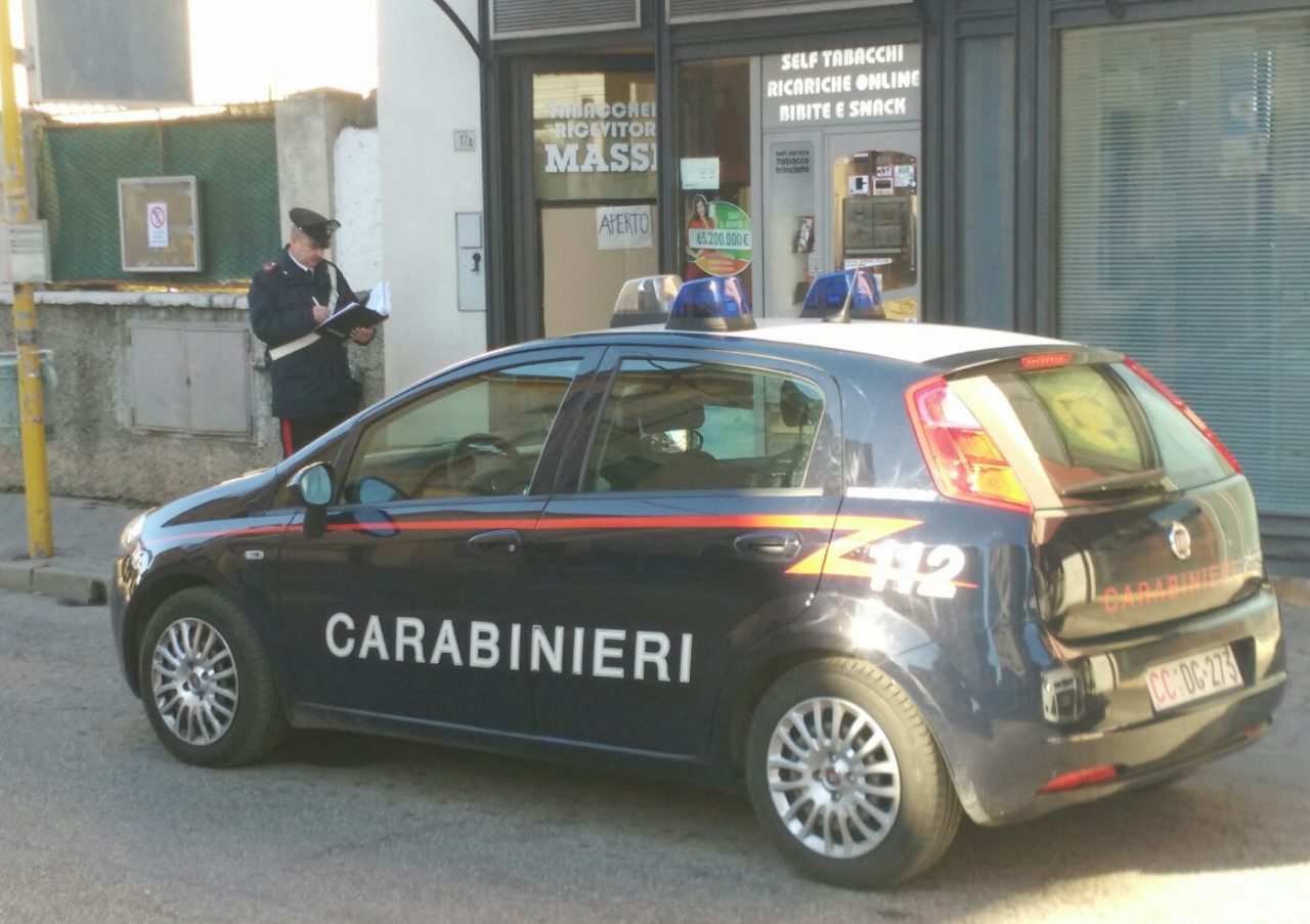 Lugagnano, spaccata con tombino alla tabaccheria Massei