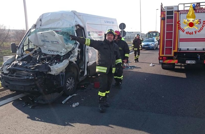Schianto in A4, gravissima giovane di Villafranca: forza Elena!