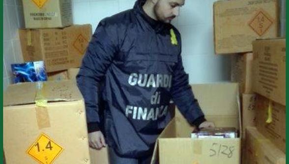 Sequestrati 8700 fuochi d’artificio illegali