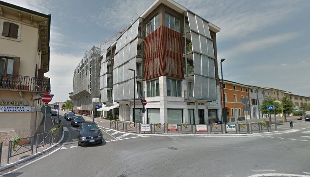 Via Pace, svolta per il ponteggio abbandonato