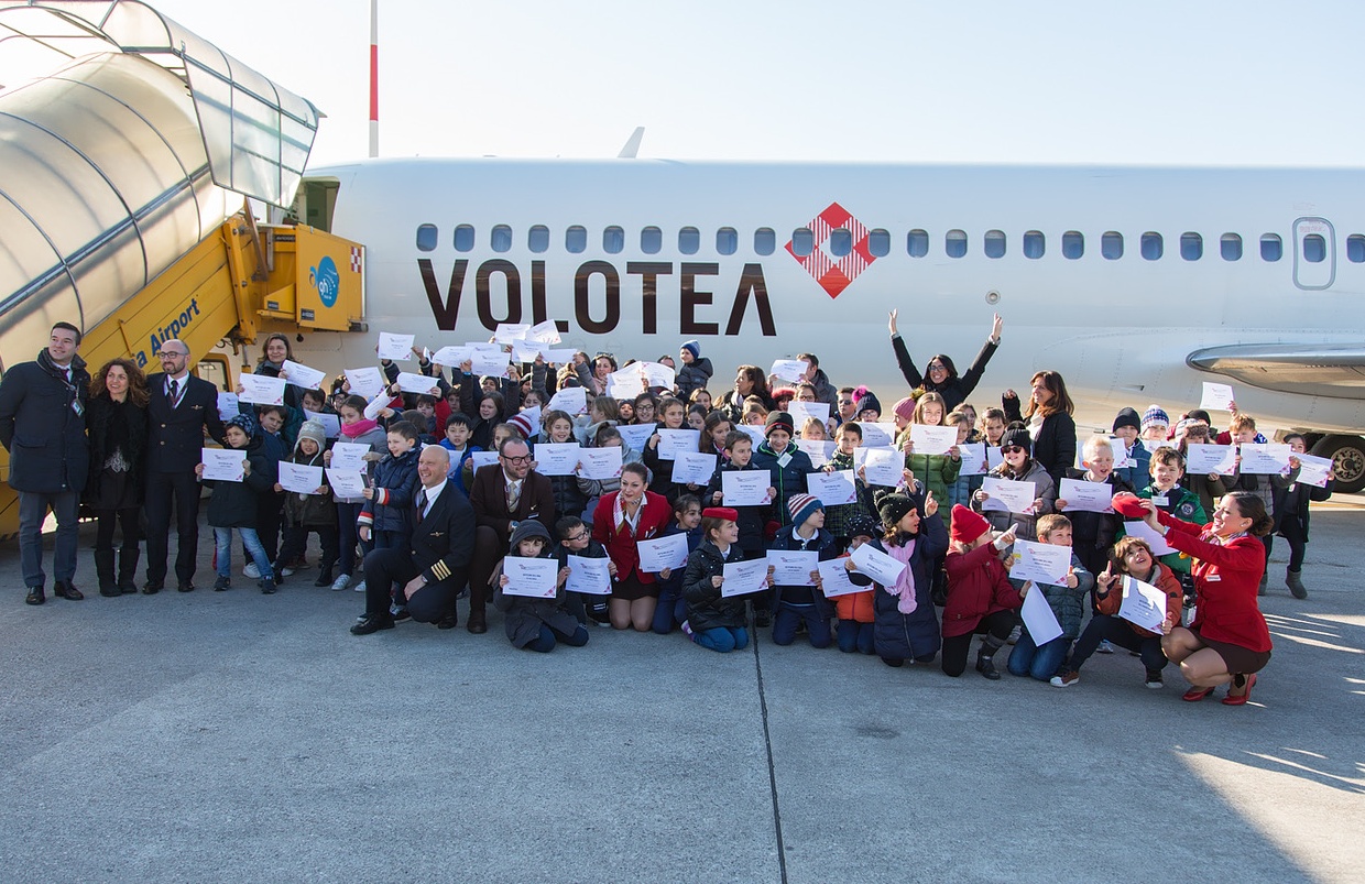 Aeroporto, battesimo dell’aria per 90 bambini
