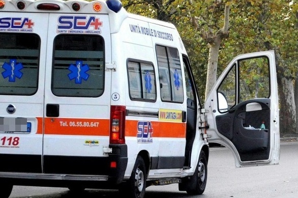 Auto contro tir, bilancio di due feriti