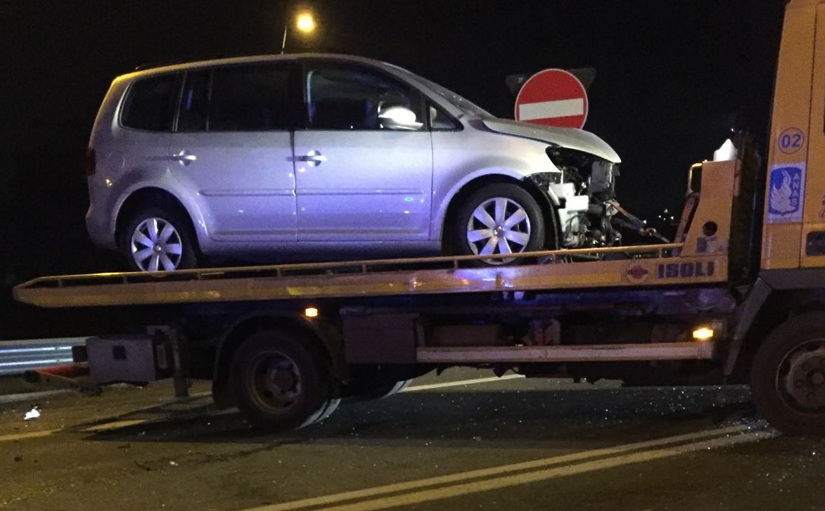 Frontale a Peschiera, morta una donna
