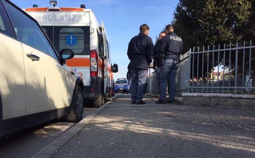 Prova ad uccidere la moglie, scattate le manette