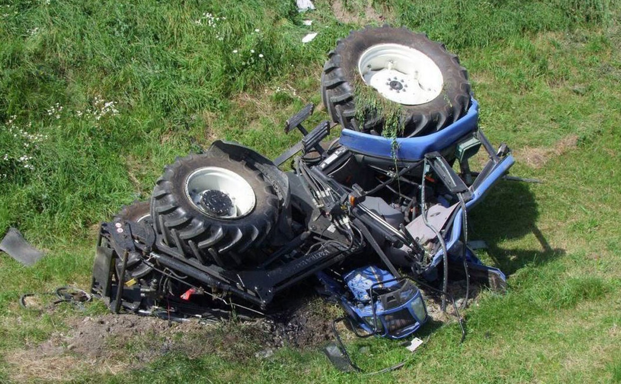 Giovane investito da un trattore: è grave