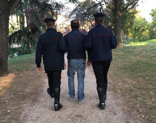 Spacciava droga, arrestato e rimesso in libertà