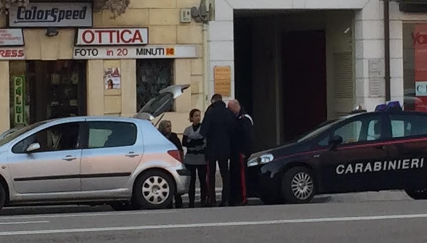 Corso Vittorio Emanuele, auto sospetta fermata dai carabinieri