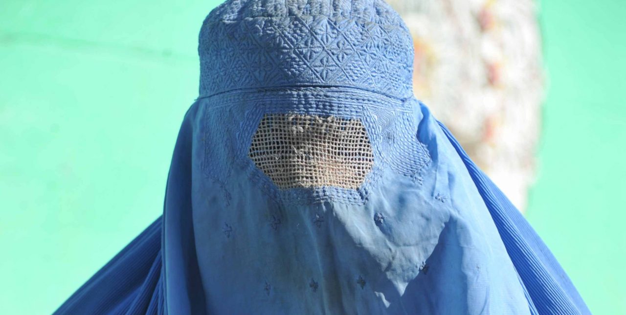 «Metti il burqa per 550 euro». Forum ci prova con Maria