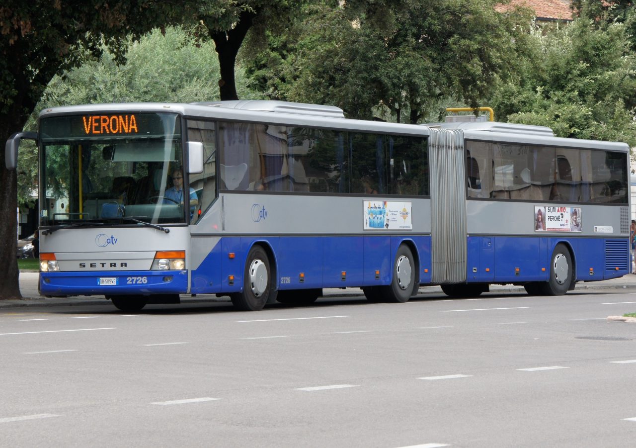 Minorenni palpeggiate, già fuori il molestatore