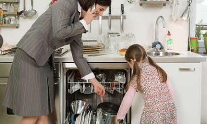 Ocse: donne lavorano meno per i figli
