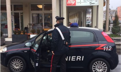 Presi due ladri, avevano cercato di rubare in un bar