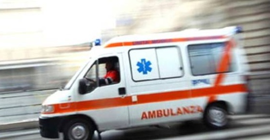 Scontro sulla Statale 12, due i feriti