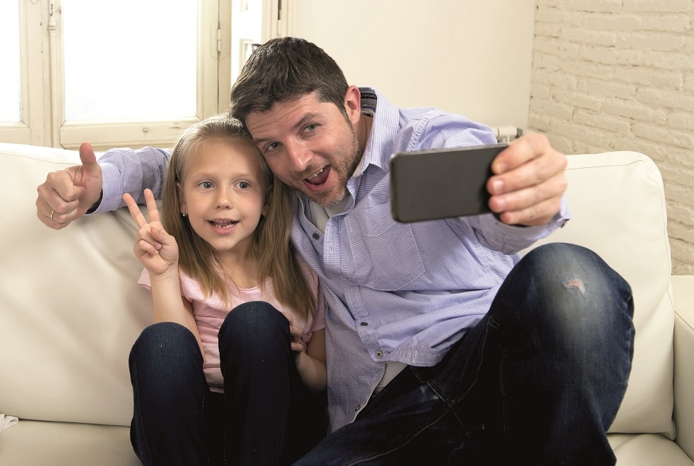 Tanti auguri papà! Il “re” della casa diventa protagonista