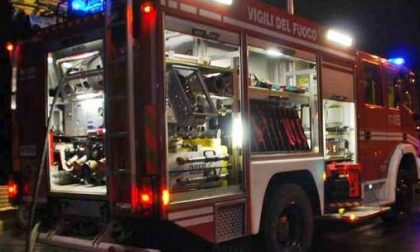 Incendio a Povegliano, a fuoco un ex caseificio. LE IMMAGINI