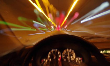 Causa un incidente e scappa, trovato grazie a uno foto dello smartphone
