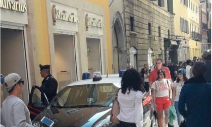 Rubano da Stradivarius, due fermati