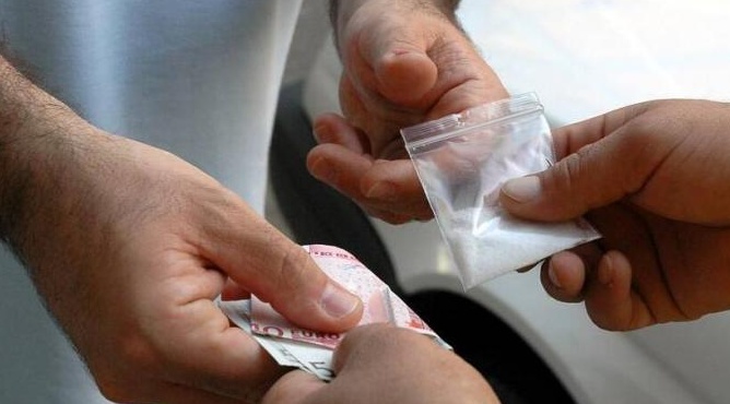 Trasforma casa in una piazza di spaccio: 31enne di Mozzecane arrestato. Ma ora è tornato ai domiciliari…