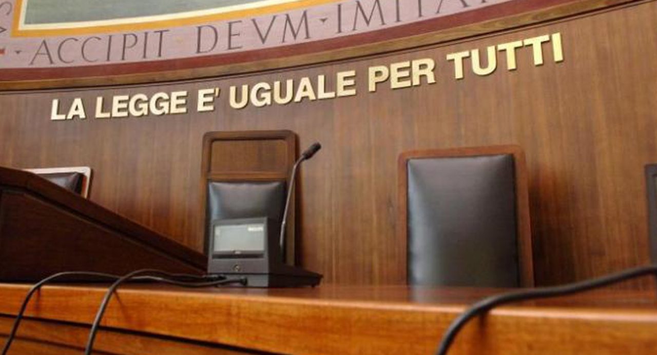 Uccise la madre, la sorellastra e le fece a pezzi: ergastolo