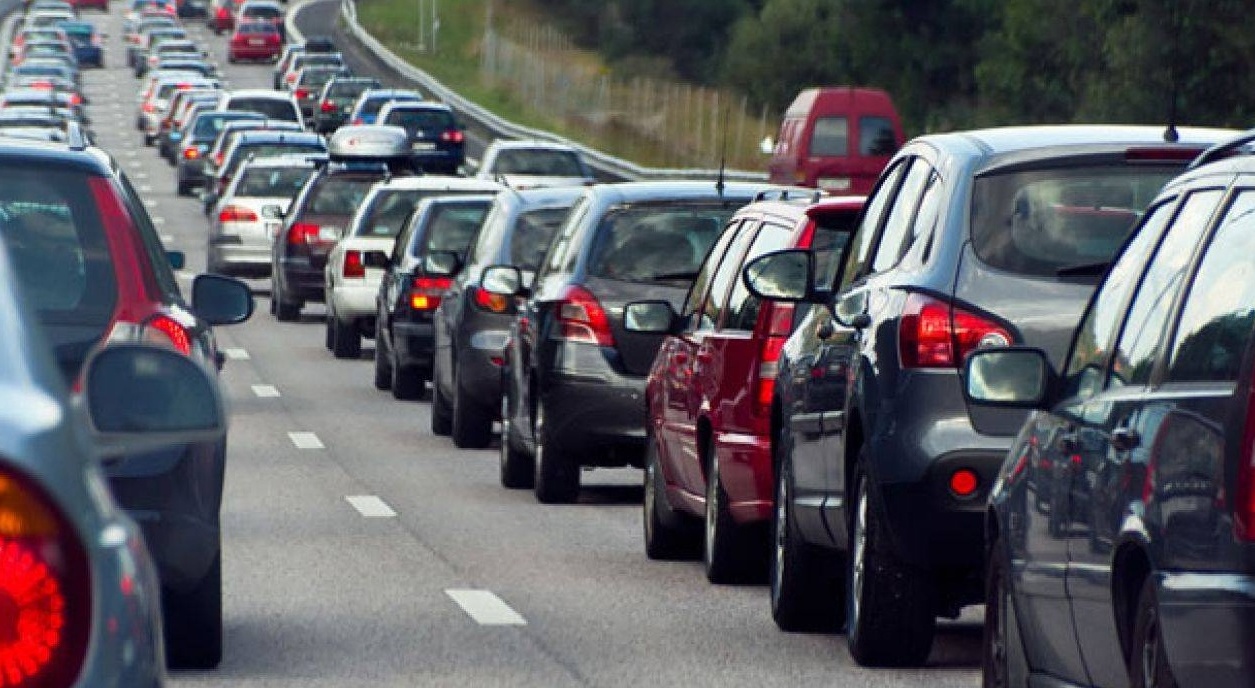 Mezzo ribaltato in A4, lunghe code in direzione Venezia